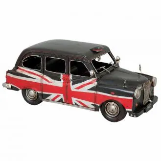 Fahrzeuge und altes Werkzeug