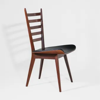 Vintage Stühle aus Holz – Vintagestuhl und Armlehnenstuhl im klassischen Design für Esszimmer und Wohnbereich