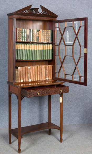 Englisches Antikes Bücherregal im Chippendale Stil ca. 1900