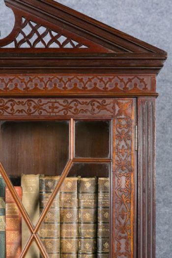Englisches Antikes Bücherregal im Chippendale Stil ca. 1900