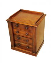Miniatur Wellington Kommode aus dem 19. Jahrhundert19th century mahogany miniature wellington chest