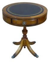 Englischer Drum Table "Esher" mit Leder, in Mahagoni, Eibe u. mehr erhältlich