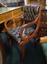"Canterbury Carver Chair" Chesterfield Stuhl in Birch Antique Tan, sofort lieferbar