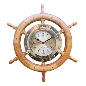 Uhr im Bullauge im Steuerrad Ø: 62cm, Uhr-Ø: 29cm