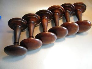 Sechs original antike Mahagoni Holz Griffe Holzknauf Türgriffe Pilzform Rarität 1900