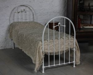 Antikes edwardisches Einzelbett Messing Bett 1890