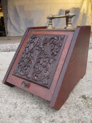 Antike viktorianische Purodnium- oder Kohlebox mit Messinggriff und Schaufel 