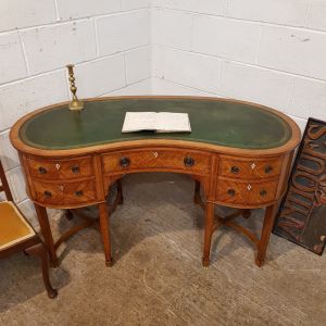 Antiker sheraton revival Desk aus Satinholz des späten 19. Jahrhunderts