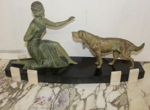 Art Deko Skulptur Mädchen mit Hund  France 
