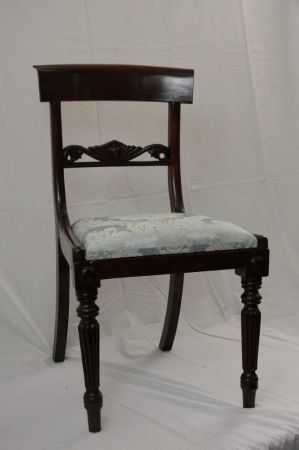 Simple Chair Mahagoni