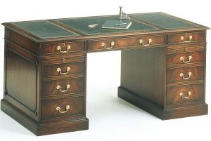 Bevan Funnell Schreibtisch Desk aus Mahagoniholz