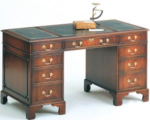 "Pedestal Desk" Schreibtisch in Eibe und Mahagoni