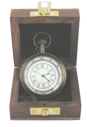 Taschenuhr mit Kette, Messing antik, Quarzwerk, Ø: 5,5cm, in der Holzbox