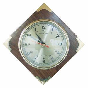 Uhr im Holz, Quartzwerk, Ø: 10cm, 18x18cm