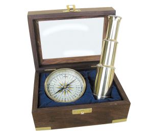 Kompass Ø: 7,5cm + Teleskop L: 15cm, Messing, in der Holzbox mit Glasdeckel