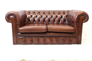 Chesterfield-Sofa Vintage gut erhalten Patina