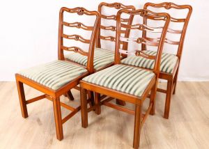 4er Set gut erhaltene Eiben Stühle mit Sitzpolster aus England