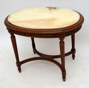 Antiker ovaler Couchtisch Coffee table