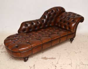 "Victorian Deep Buttoned Leather Chaise Lounge" antik