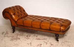 "Victorian Deep Buttoned Leather Day Bed / Chaise" antik