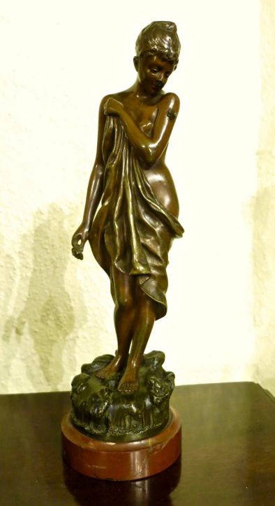 Französische Antike Bronzeskulptur eines Mädchens ca. 1880