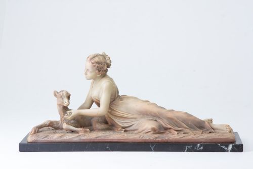 Antike Englische Terrakotta Figur Frau mit Hirsch ca. 19. JH.