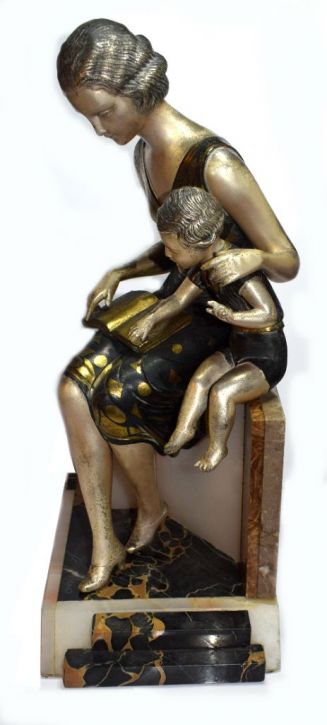 Französische Antike Art Deco Skulptur Mutter Kind von Uriano ca. 1930