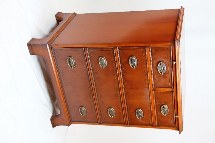 Kommode Heldense, Eibe mit Patina und Schreibfach-WH200219146