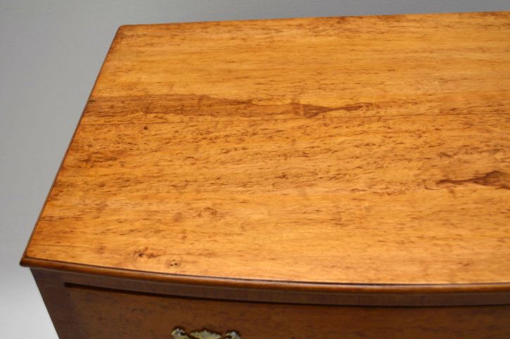 Kleine Antike Ahorn Kommode mit vier Schublade Nachttisch