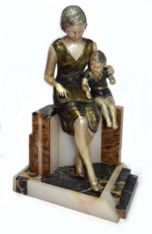 Französische Antike Art Deco Skulptur Mutter Kind von Uriano ca. 1930