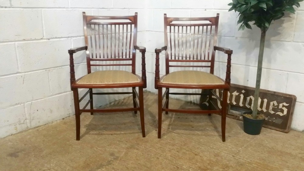 Englisches Edwardianisches Antikes Paar Mahagoni Stühle ca. 1900