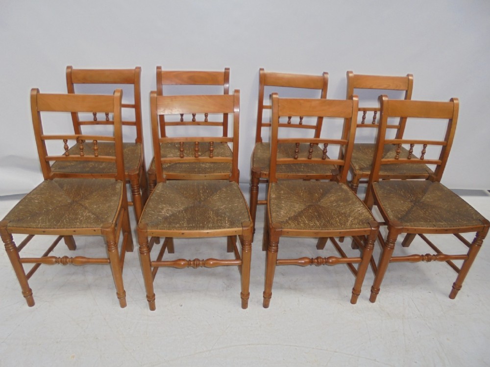 8 Antike Englische Obstbaumholz Stühle ca. 1880