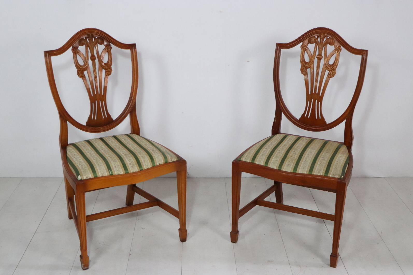 2er Set englische Shield Back Chairs / Stühle, Georgian Style, in Mahagoni