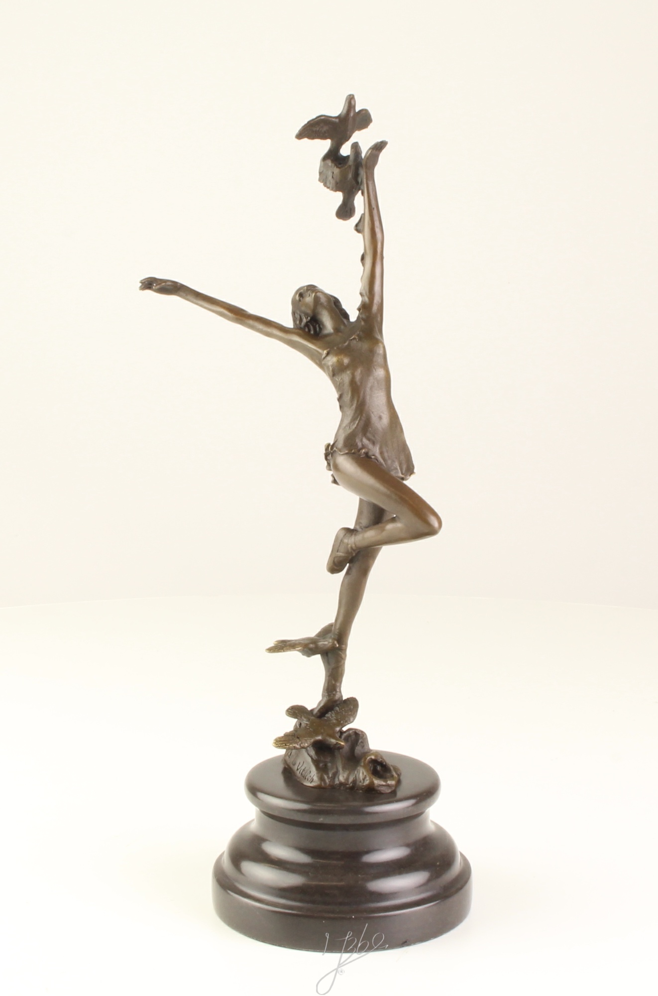 Bronzefigur Female Dancer 30x9,9x13,4cm